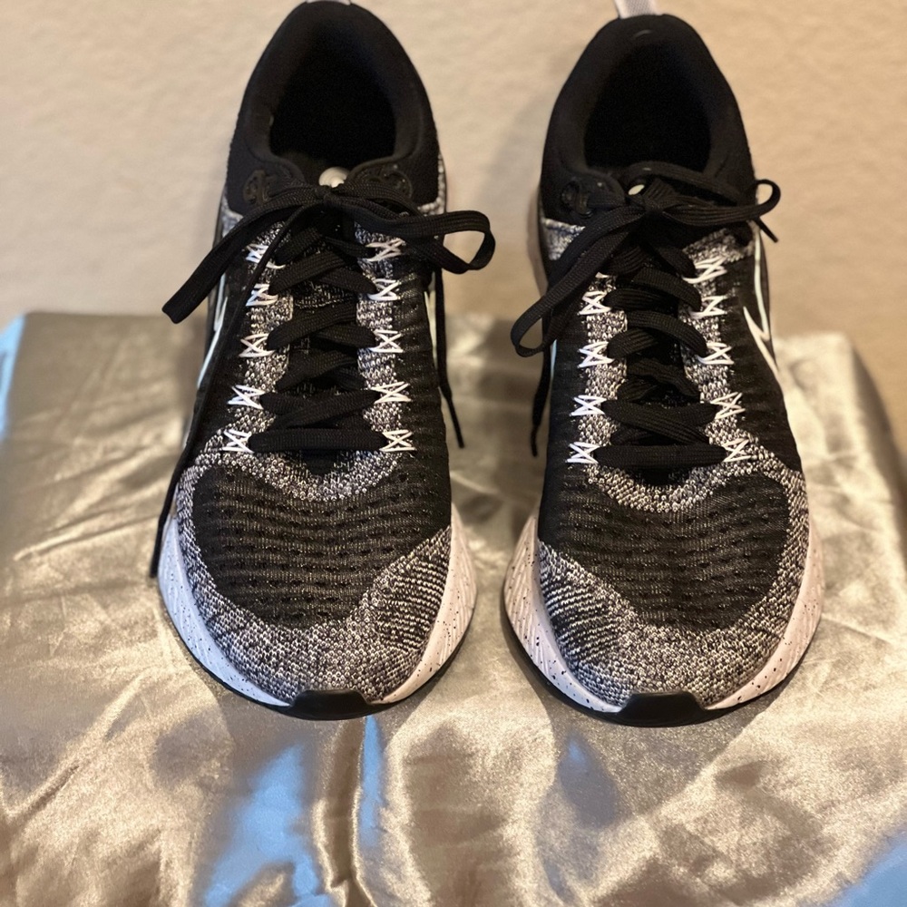 Nike Black and White Knit Sneakers